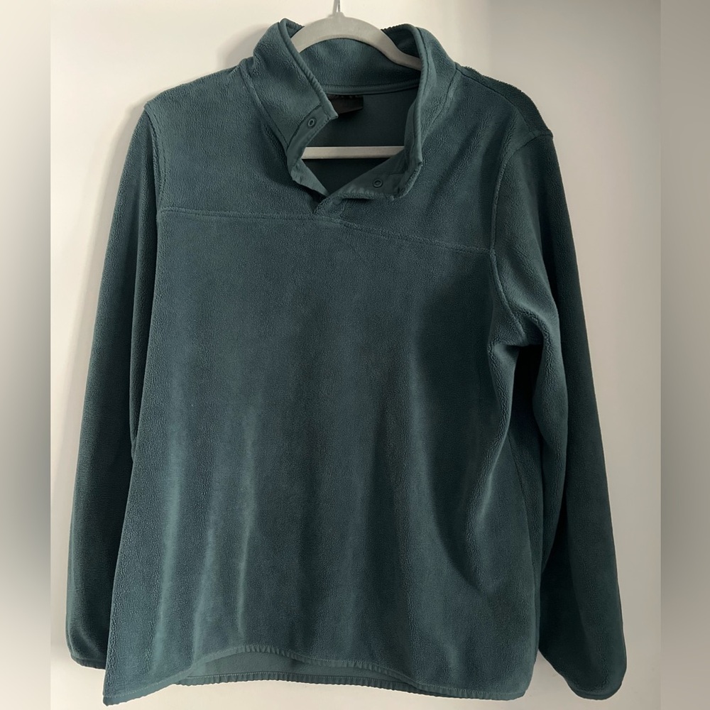 Pullover sweater